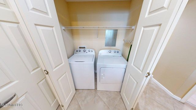 2228 Beach Drive, 408, Gulfport, MS 39507