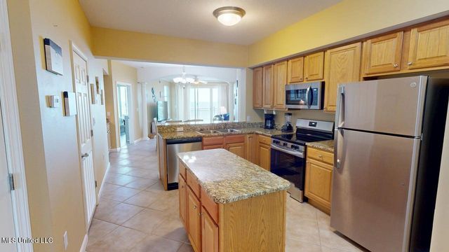 2228 Beach Drive, 408, Gulfport, MS 39507