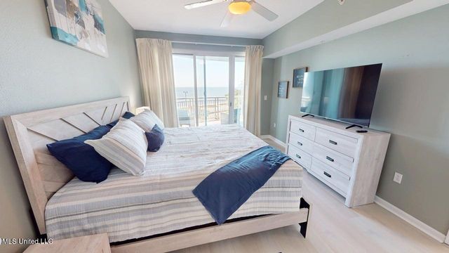 2228 Beach Drive, 408, Gulfport, MS 39507