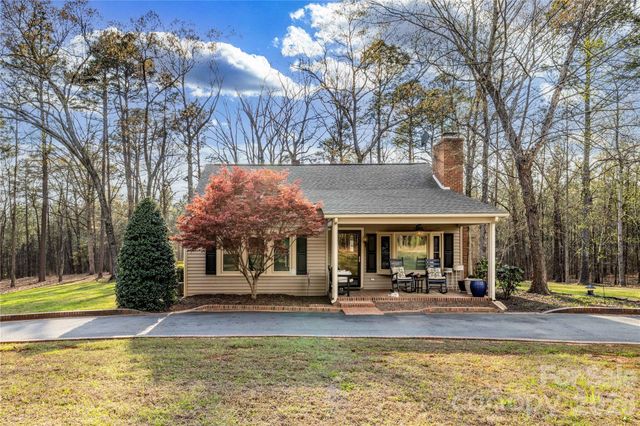 692 Capelsie Road, Candor, NC 27229