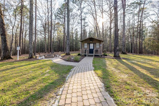692 Capelsie Road, Candor, NC 27229