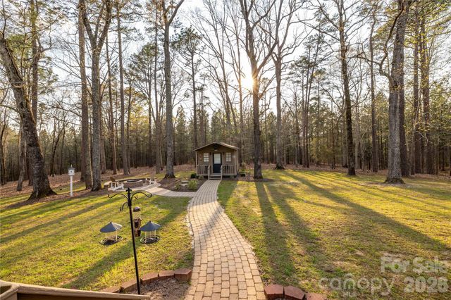 692 Capelsie Road, Candor, NC 27229