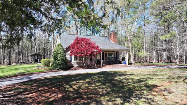 692 Capelsie Road, Candor, NC 27229