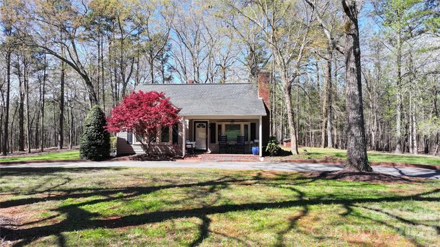 692 Capelsie Road, Candor, NC 27229