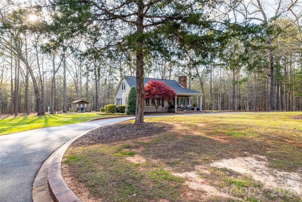 692 Capelsie Road, Candor, NC 27229