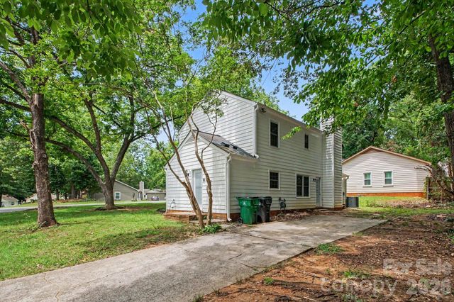 5200 Birchbark Lane, Charlotte, NC 28227