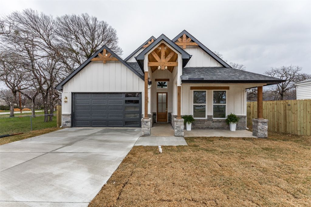 3408 Hiawatha Trail, Lake Worth, TX 76135