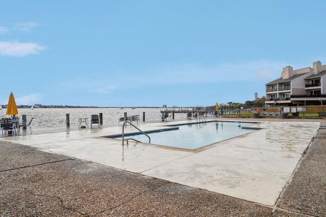 3535 Nasa Rd 1 Parkway 20, Seabrook, TX 77586