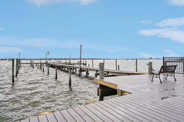 3535 Nasa Rd 1 Parkway 20, Seabrook, TX 77586