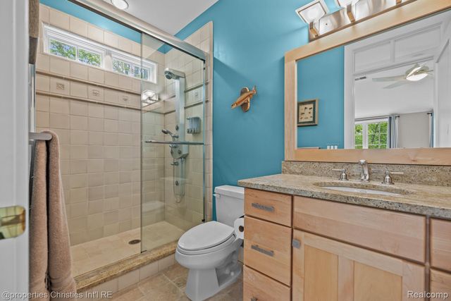 1041 Greentree Road, Bloomfield Hills, MI 48304