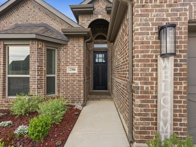 2304 Birdwatch Lane, Mansfield, TX 76063