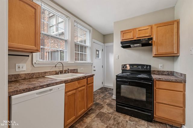 377 Rivard Boulevard, Grosse Pointe, MI 48230