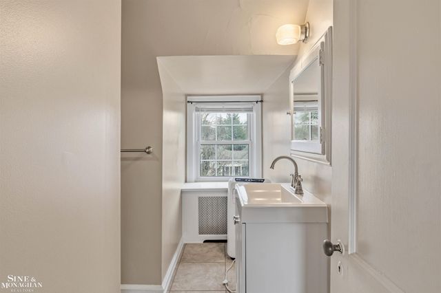 377 Rivard Boulevard, Grosse Pointe, MI 48230