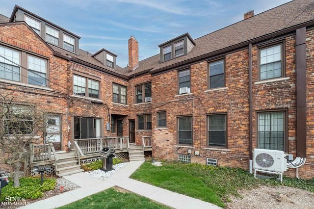 377 Rivard Boulevard, Grosse Pointe, MI 48230