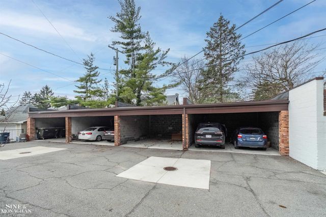 377 Rivard Boulevard, Grosse Pointe, MI 48230
