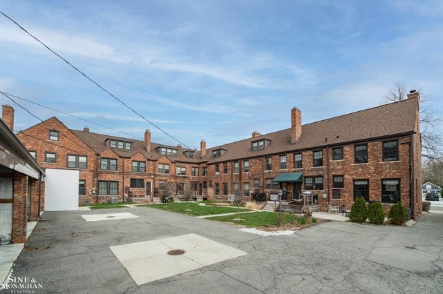 377 Rivard Boulevard, Grosse Pointe, MI 48230