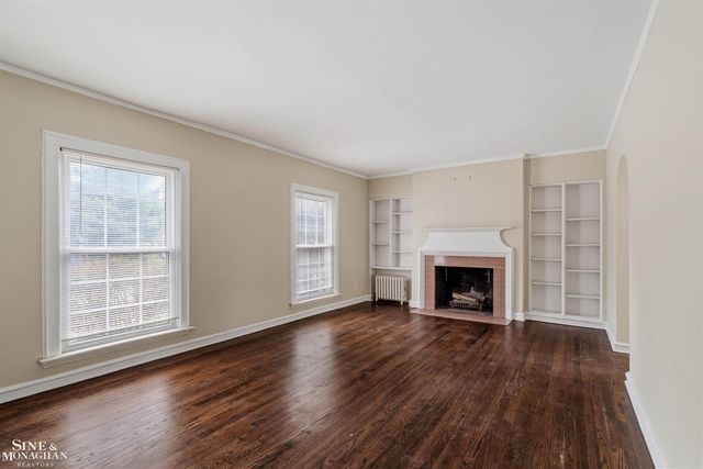 377 Rivard Boulevard, Grosse Pointe, MI 48230