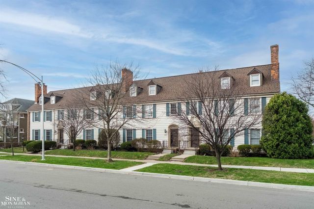 377 Rivard Boulevard, Grosse Pointe, MI 48230