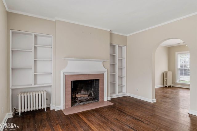 377 Rivard Boulevard, Grosse Pointe, MI 48230