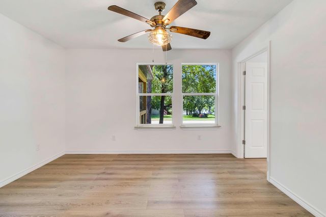 220 Tortuga Way, Point Blank, TX 77364