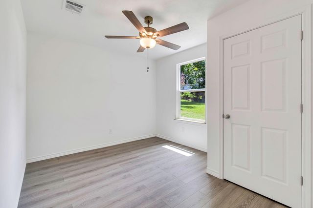 220 Tortuga Way, Point Blank, TX 77364