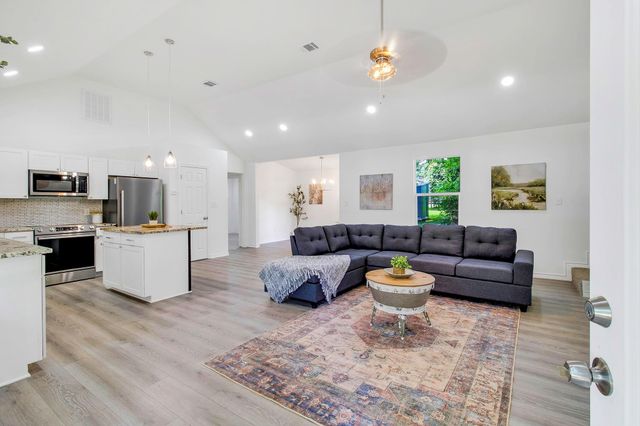 220 Tortuga Way, Point Blank, TX 77364