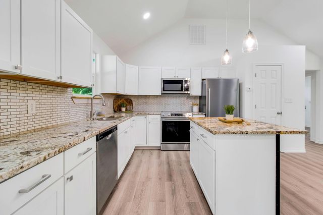 220 Tortuga Way, Point Blank, TX 77364