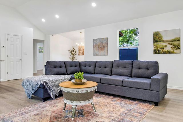 220 Tortuga Way, Point Blank, TX 77364