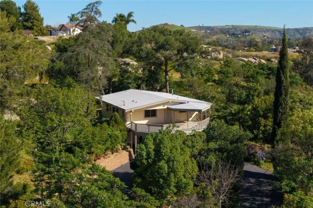 220 D Street, Ramona, CA 92065