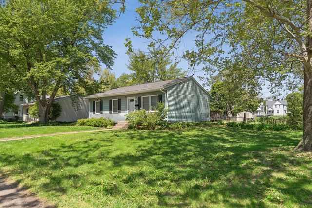 1022 W 13th Street, Davenport, IA 52804