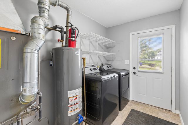 1022 W 13th Street, Davenport, IA 52804