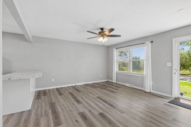 1022 W 13th Street, Davenport, IA 52804