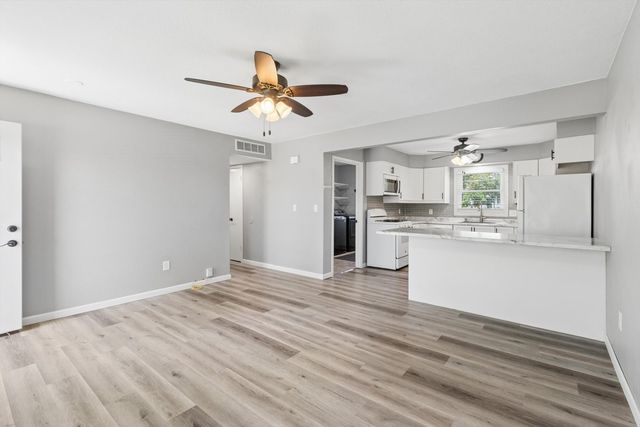 1022 W 13th Street, Davenport, IA 52804