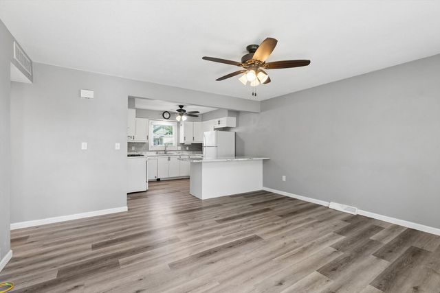 1022 W 13th Street, Davenport, IA 52804