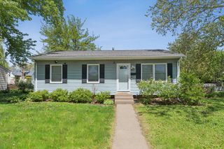 1022 W 13th Street, Davenport, IA 52804
