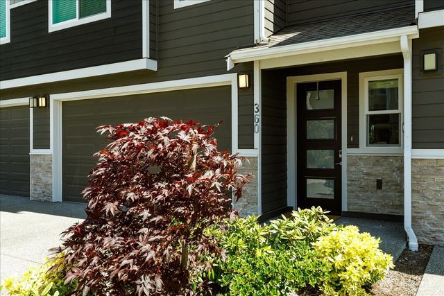 360 SW Ballast Way, Oak Harbor, WA 98277