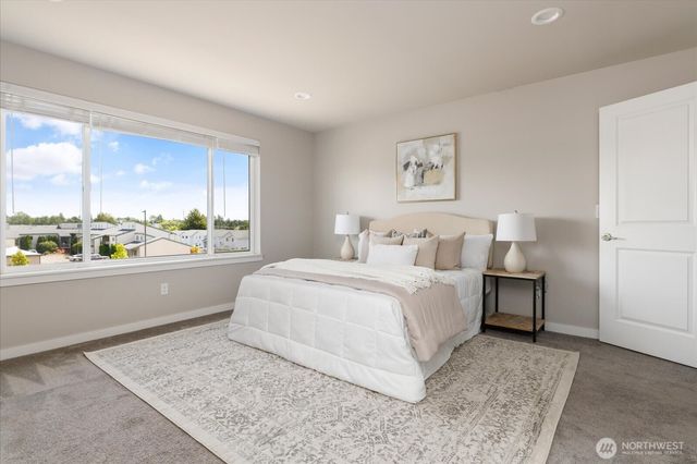 360 SW Ballast Way, Oak Harbor, WA 98277