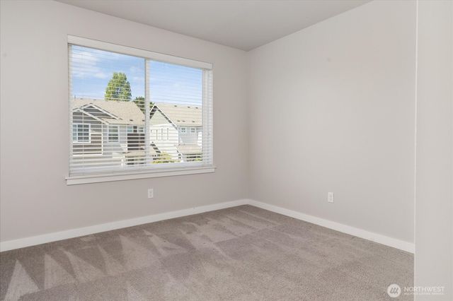 360 SW Ballast Way, Oak Harbor, WA 98277