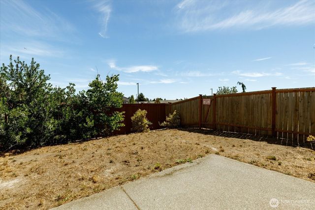 360 SW Ballast Way, Oak Harbor, WA 98277