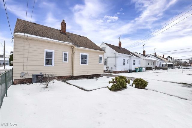 15817 Northwood Avenue, Maple Heights, OH 44137