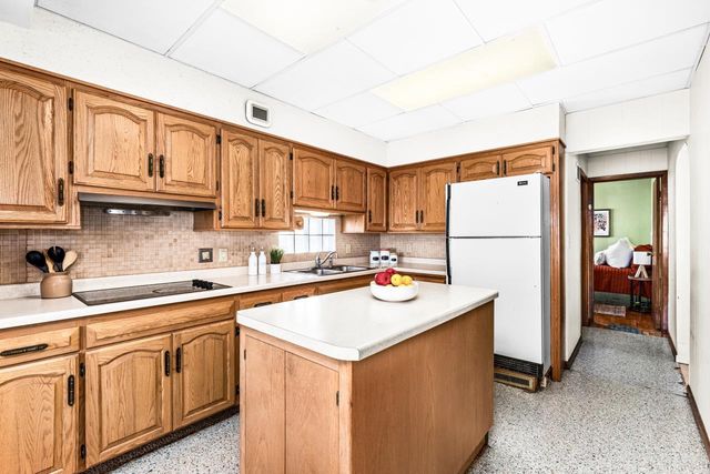 1107 E 6th St, Superior, WI 54880