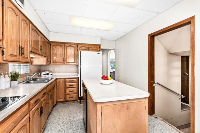 1107 E 6th St, Superior, WI 54880