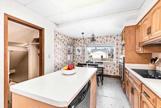 1107 E 6th St, Superior, WI 54880