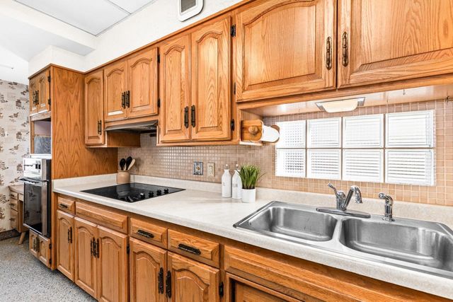 1107 E 6th St, Superior, WI 54880