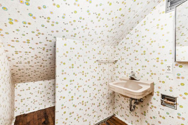 1107 E 6th St, Superior, WI 54880