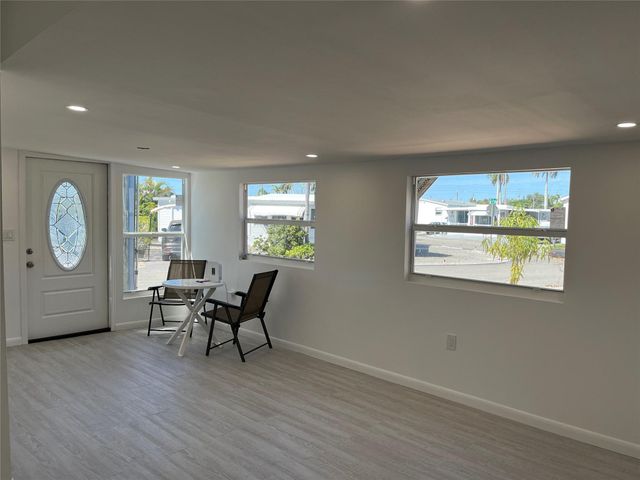 1720 SW 85th Avenue, Davie, FL 33324