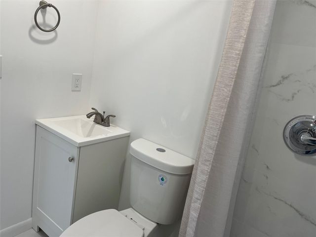 1720 SW 85th Avenue, Davie, FL 33324