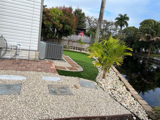 1720 SW 85th Avenue, Davie, FL 33324