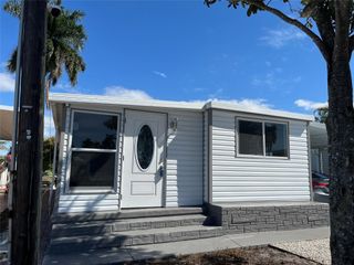 1720 SW 85th Avenue, Davie, FL 33324
