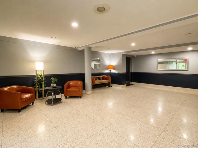 15105 Cross Island Parkway 2C, Whitestone, NY 11357